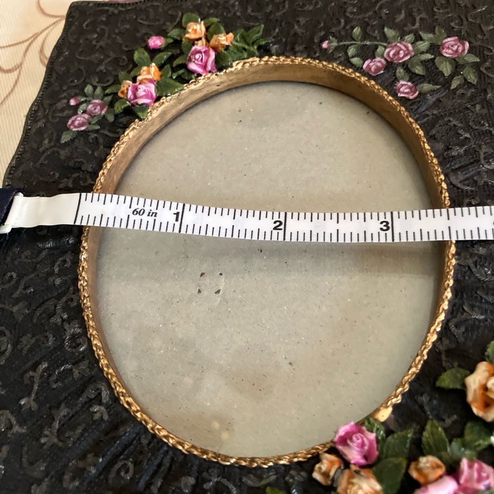PHOTO FRAME RAISED FLOWERS LIKE NEW CONDITION - Picture 5 of 10